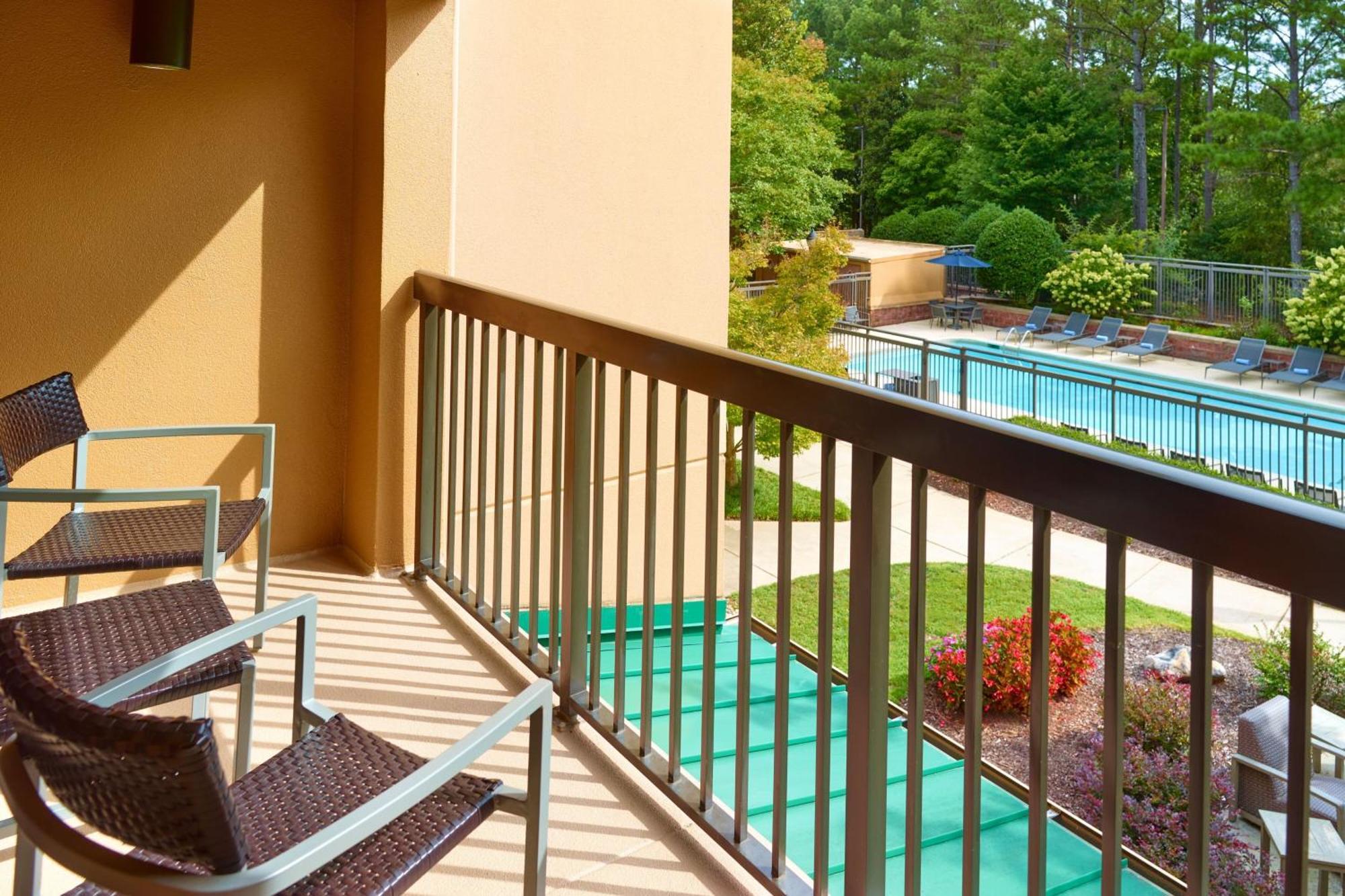 Courtyard By Marriott Atlanta Alpharetta Hotel Exterior foto